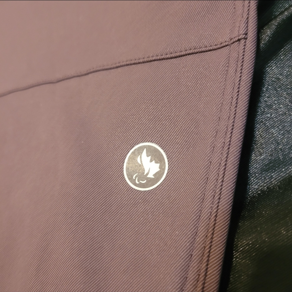 New Lululemon Carpenter pants,Team Canada,Limited Edition - Picture 16 of 16